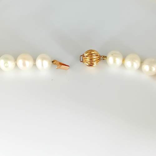 Long Freshwater Pearl Necklace with Attractive 9ct Gold Clasp image-2