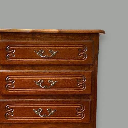 Early 20th Century Tall Oak Chest of Drawers image-4