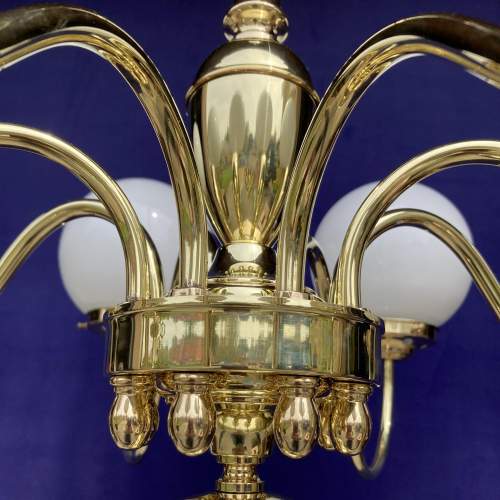 8-Arm Brass Electrolier with spherical Pearl-Glass Shades image-3