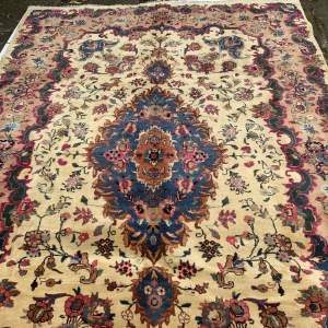 Superb Quality Hand Knotted Persian Rug Kerman - A Stunning Piece