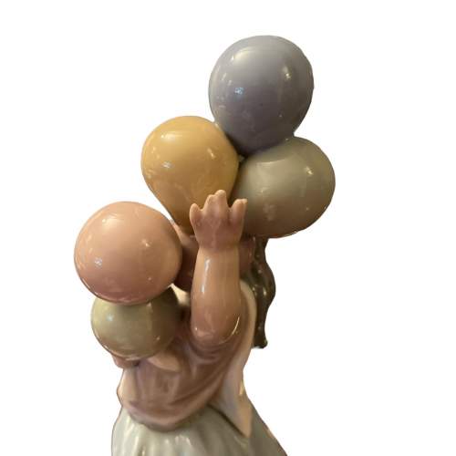 Lladro Ceramic Figurine Of A Lady Balloon Seller image-3