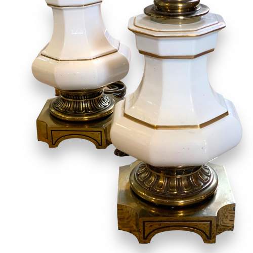 Pair of 20th Century White Porcelain and Brass Plated Lamps image-4