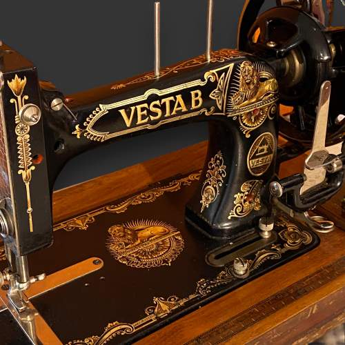 Vintage Vesta B Hand Crank Sewing Machine with Case image-2