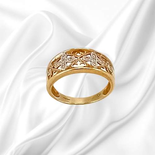 Unusual 9ct Gold Diamond Ring image-1