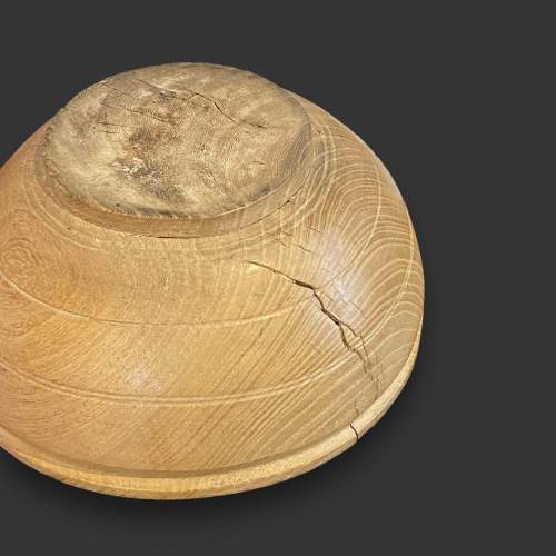 Unusual Late 18th Century Elm Bowl image-4