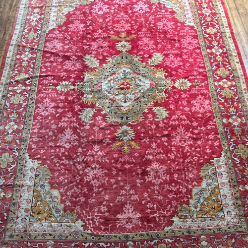 Antique Ushak Large Carpet Central Medallion image-1