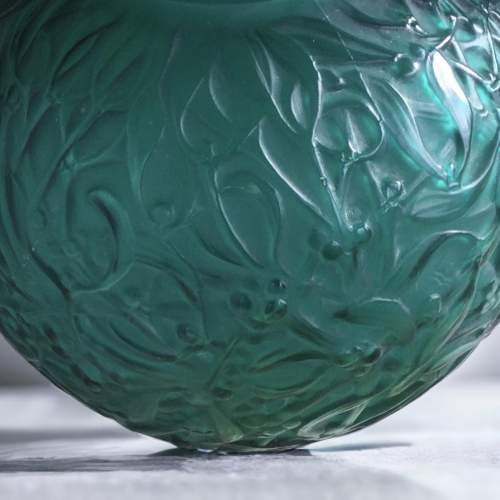 Rare 1920s R. Lalique Mistletoe Gui Green Vase image-5