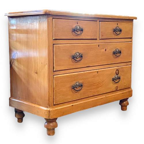 Late Victorian Pine Chest of Drawers image-1