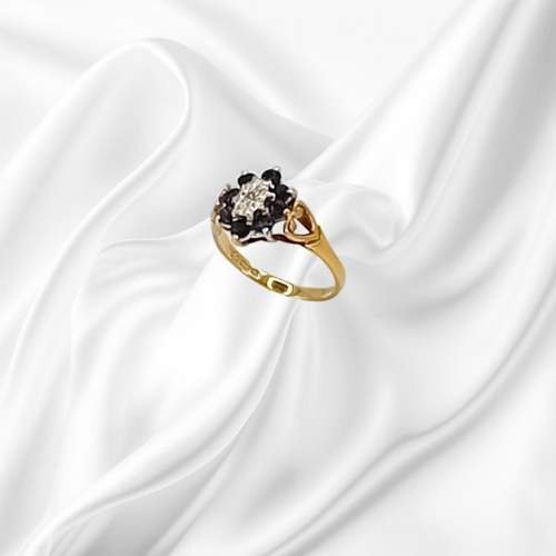 18ct Gold Sapphire Diamond Ring. London 1977 image-3
