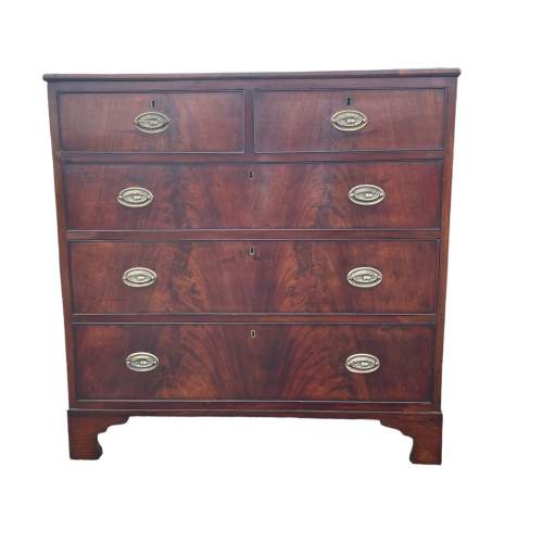 A Fine19th Century Mahogany Chest of Drawers image-6