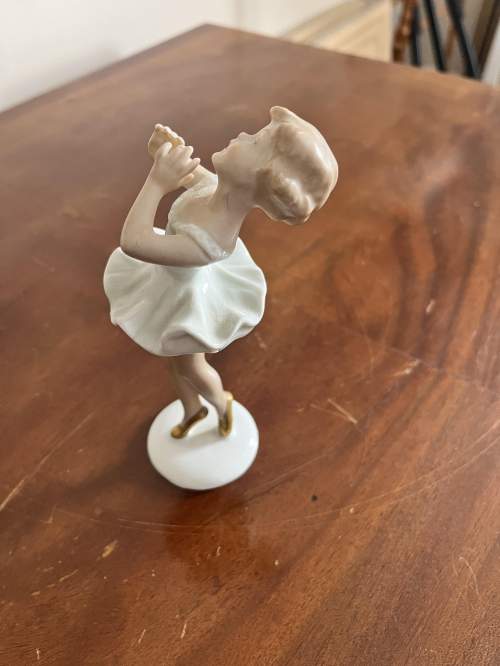 A Wallendorf of Germany Ballerina Figurine image-4