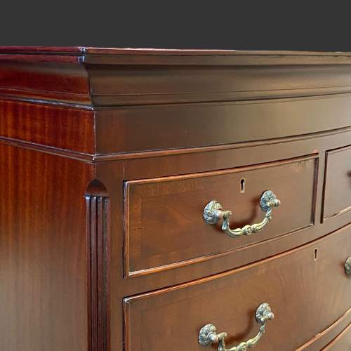 George III Style Mahogany Chest on Chest image-3