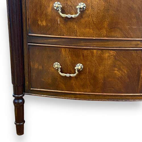 Mid 20th Century Mahogany Bow Fronted Chest of Drawers image-6