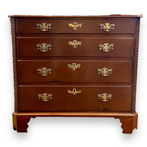 Georgian Mahogany Cross Banded Chest of Drawers image-1