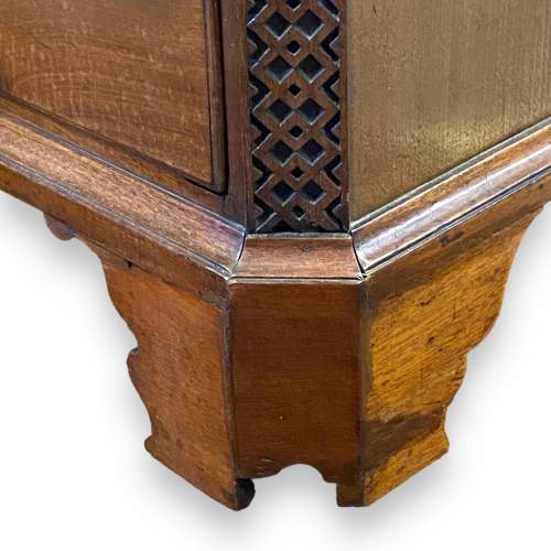 Georgian Mahogany Cross Banded Chest of Drawers image-4