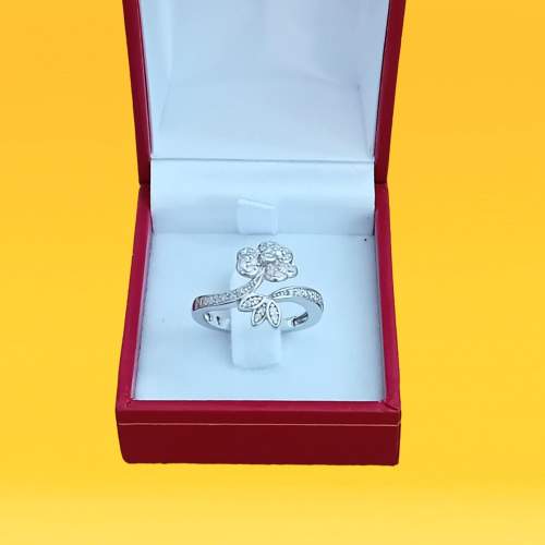 Gold Diamond Attractive Floral Design Ring image-1