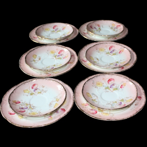 Delicate Victorian China Cups and Saucers - 6 Place Setting image-4