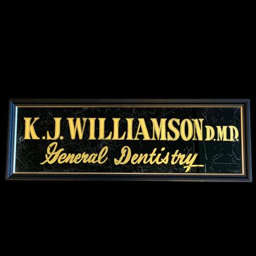 Early 20th Century Gilded Glass Dentist Sign image-1