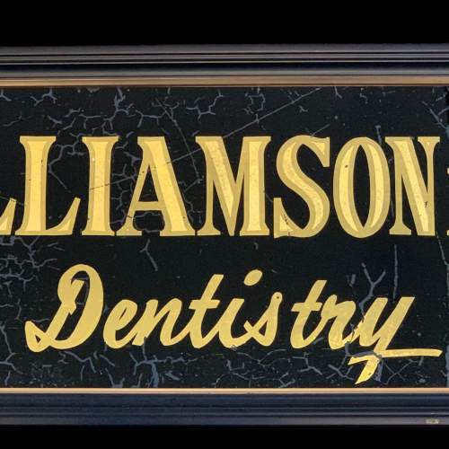 Early 20th Century Gilded Glass Dentist Sign image-3
