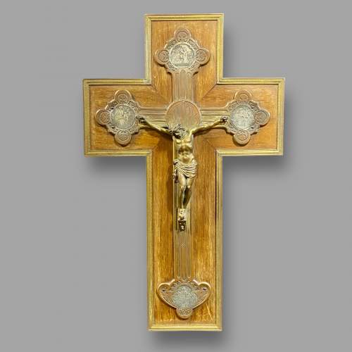 Early 20th Century Fratelli Bertarelli Bronze Crucifix image-1