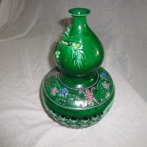 20th Century Chinese Emerald Green Lattice Vase with Painted Flowers image-5