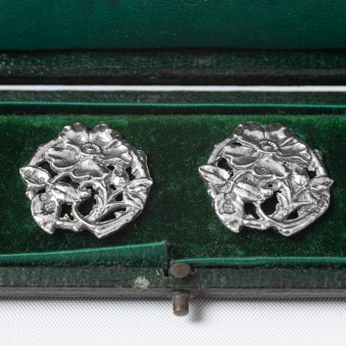 Antique Art Nouveau Set of Cased Sterling Silver Buttons image-3