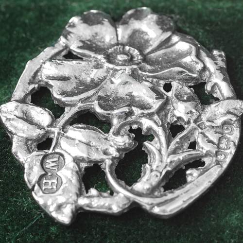 Antique Art Nouveau Set of Cased Sterling Silver Buttons image-4