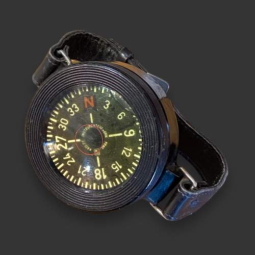 Original WWII Luftwaffe Ak39 Wrist Compass image-1