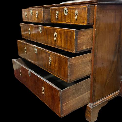 Early 18th Century English Walnut Chest of Drawers image-3