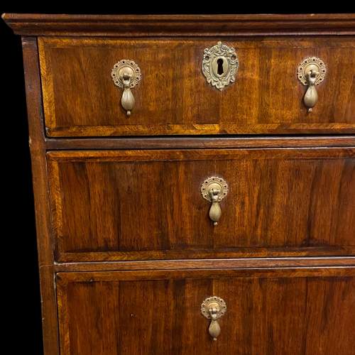 Early 18th Century English Walnut Chest of Drawers image-5