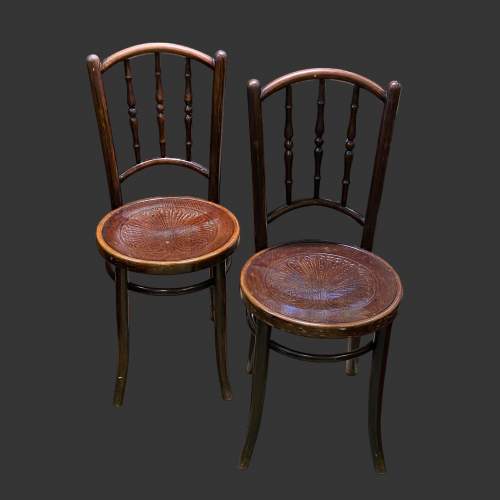 Pair of Early 20th Century Bentwood Chairs image-1