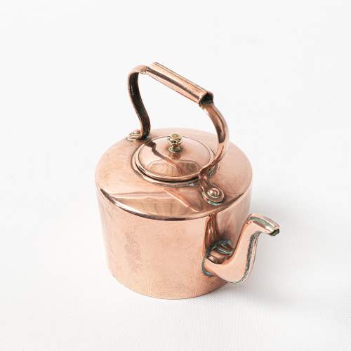 A Vintage Miniature Copper Kettle image-2