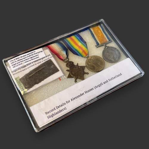 Trio of WWI Medals and Wound Stripe for Alexander Hunter image-1