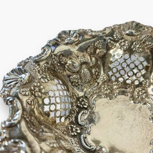 Pair of Victorian Silver Dishes image-3