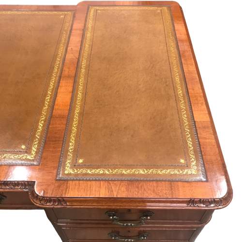 Good Quality Maples Burr Walnut Pedestal Writing Desk image-5