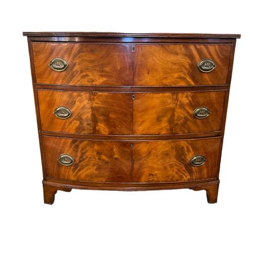 A Small 19th Century Bow Front Flame Mahogany Chest Of Drawers image-5