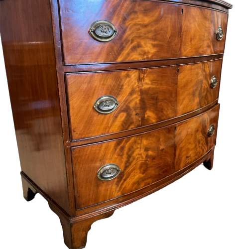 A Small 19th Century Bow Front Flame Mahogany Chest Of Drawers image-2