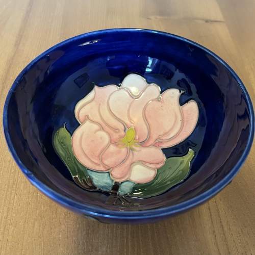 Vintage Moorcroft Magnolia Footed Bowl image-4