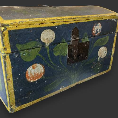 Early 19th Century Scandinavian Painted Box image-3