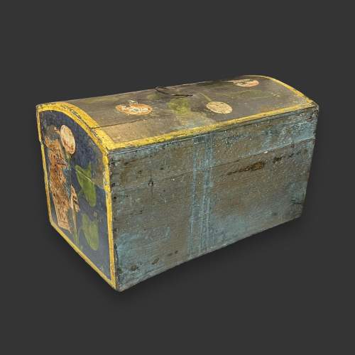 Early 19th Century Scandinavian Painted Box image-4