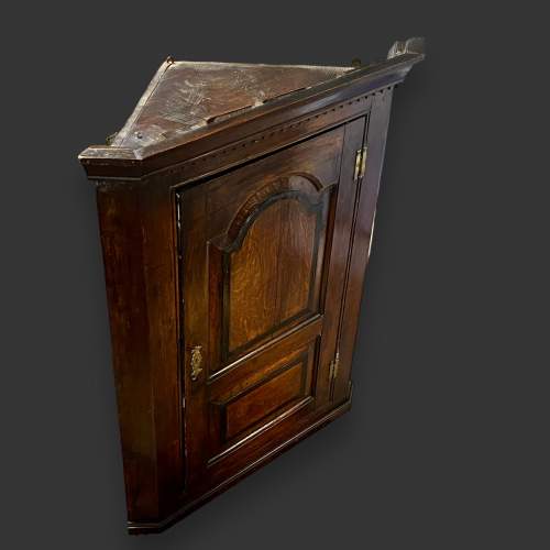 18th Century Mahogany Corner Cupboard image-2
