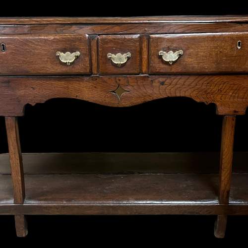 Mid 18th Century Georgian Oak Dresser with Plate Rack image-6
