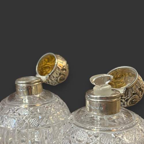 Pair of 19th Century Glass Scent Bottles image-3
