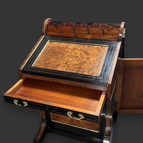 Quality 19th Century Amboyna and Ebonised Davenport Desk image-2