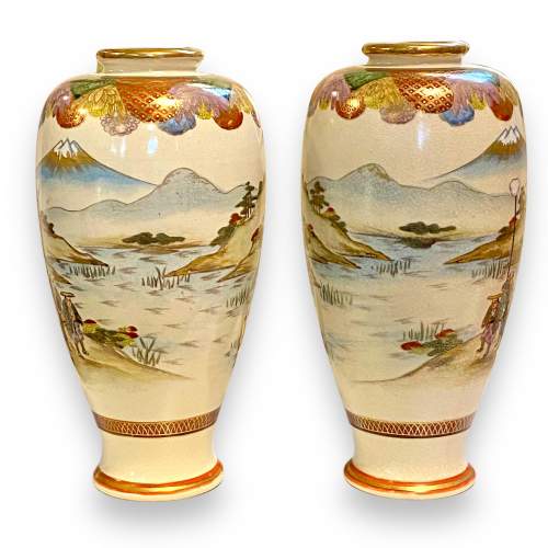 Pair of Meiji Period Satsuma Vases image-4