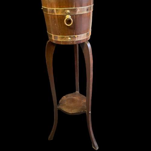 Early 20th Century Coopered Oak Plant Stand With Ring Handles image-1