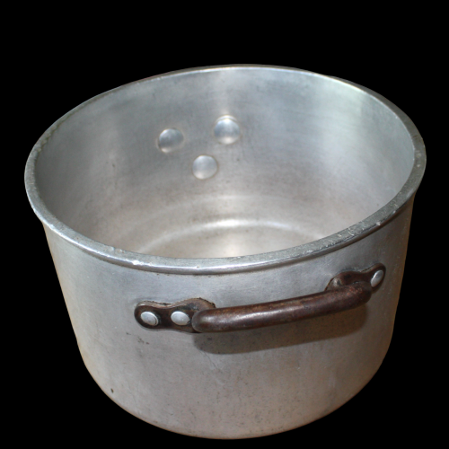 Kitchenalia: Vintage Catering Equipment. Large Aluminium Saucepan image-4