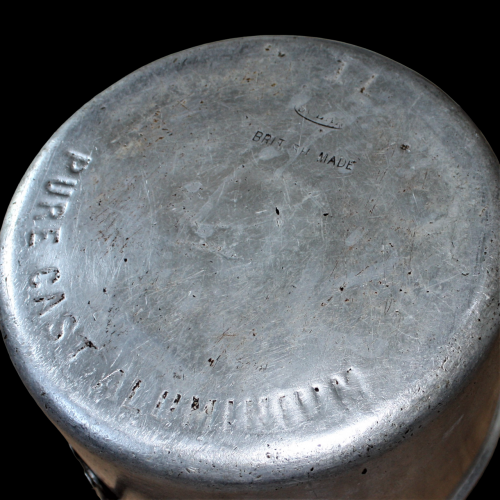 Kitchenalia: Vintage Catering Equipment. Large Aluminium Saucepan image-6