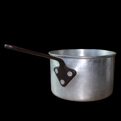 Kitchenalia: Vintage Catering Equipment. Large Aluminium Saucepan image-1