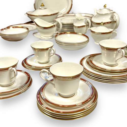 Royal Doulton Sandon Pattern Tea Set and Dinner Service image-1